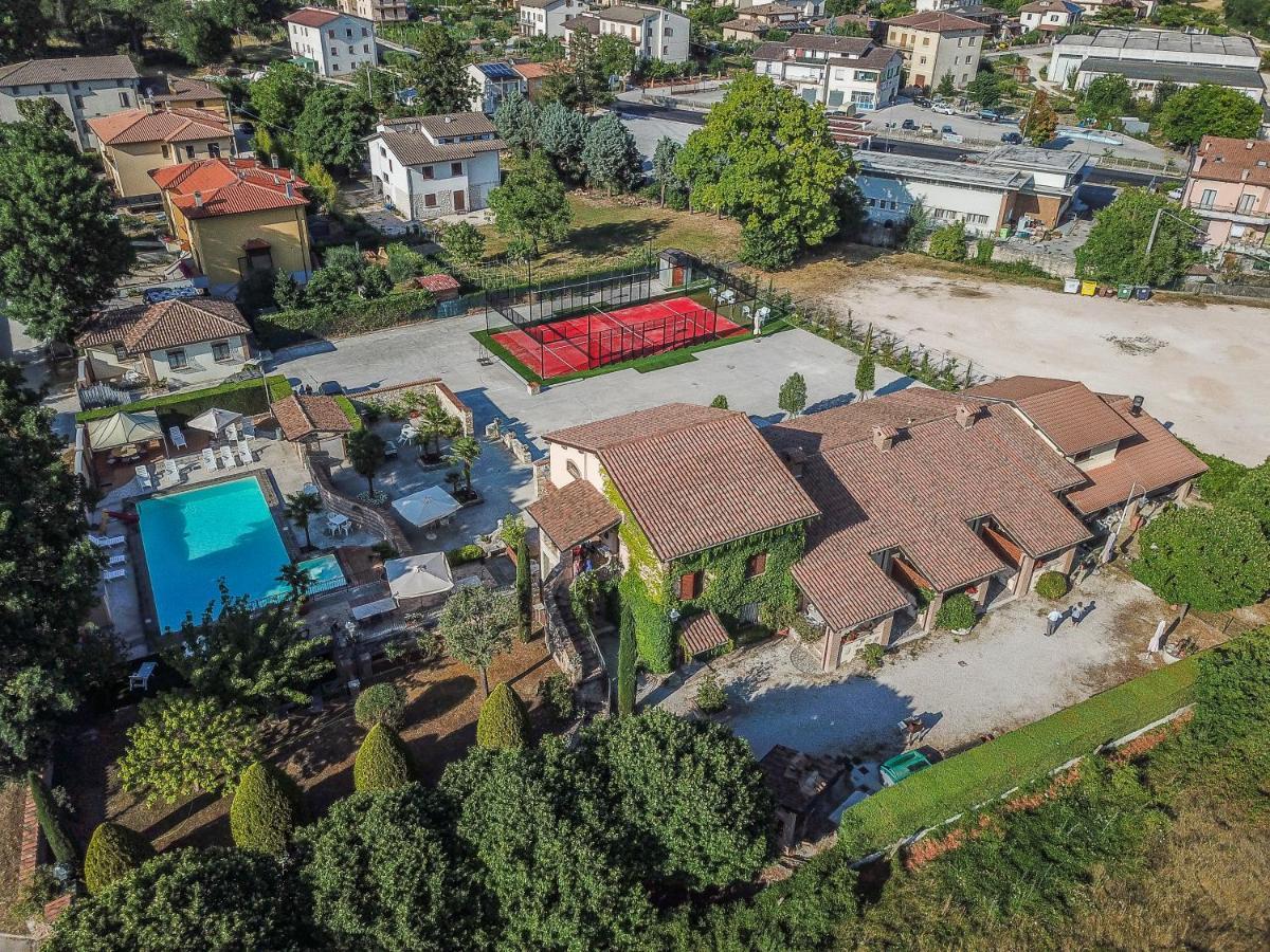 فيلا Residenza Le Querce Trilocale Fossato di Vico المظهر الخارجي الصورة