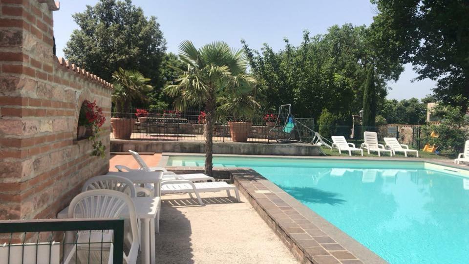 فيلا Residenza Le Querce Trilocale Fossato di Vico المظهر الخارجي الصورة