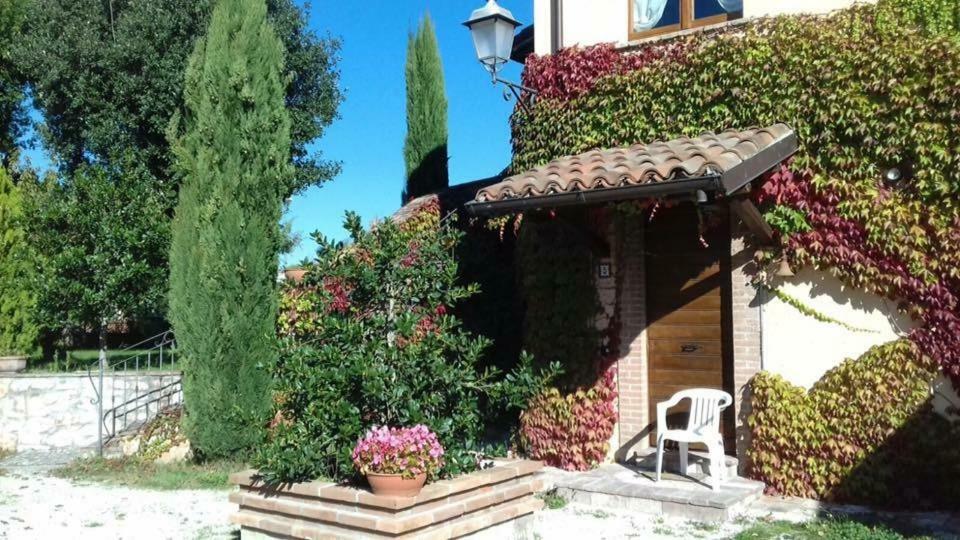 فيلا Residenza Le Querce Trilocale Fossato di Vico المظهر الخارجي الصورة